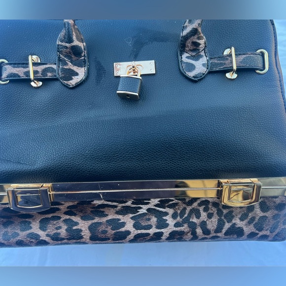 Elegant Black and Leopard Print Handbag & Wallet Set - Picture 2 of 15